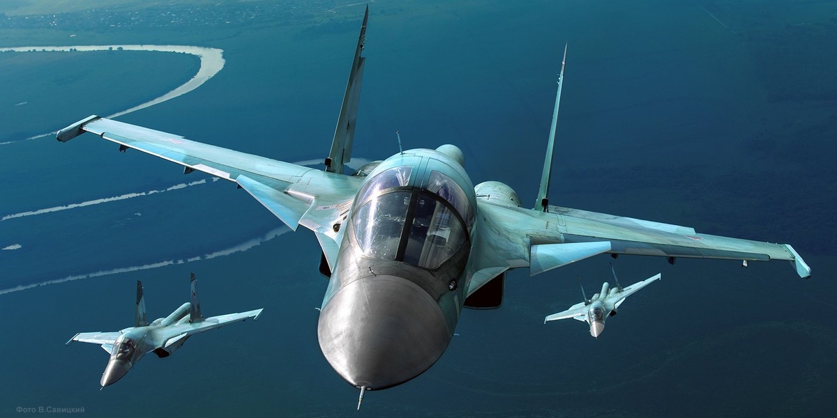 Thời kỳ những chiếc tiêm kích bom Su-34 của Không quân Nga, “làm mưa, làm gió” trên chiến trường Nga-Ukraine sẽ sớm kết thúc, khi Quân đội Ukraine triển khai chiến đấu cơ F-16 và hệ thống tên lửa phòng không Patriot ra tuyến đầu. Buộc lực lượng không quân chiến thuật Nga phải phát triển một chiến thuật mới. 