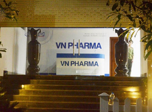 Công ty VN Pharma được thành lập năm 2011, có trụ sở chính tại 666/10/3 đường 3-2, phường 14, quận 10, TPHCM. Ngoài ra, Công ty VN Pharma còn có kho hàng ở địa chỉ 124/59 Xóm Đất, phường 8, quận 11, TPHCM. Một trong những người sáng lập công ty là ông Nguyễn Minh Hùng.