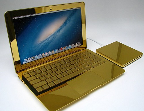 Đây là chiếc MacBook Pro được mạ vàng một lớp vàng 24 k với giá lên tới 30.000 USD.