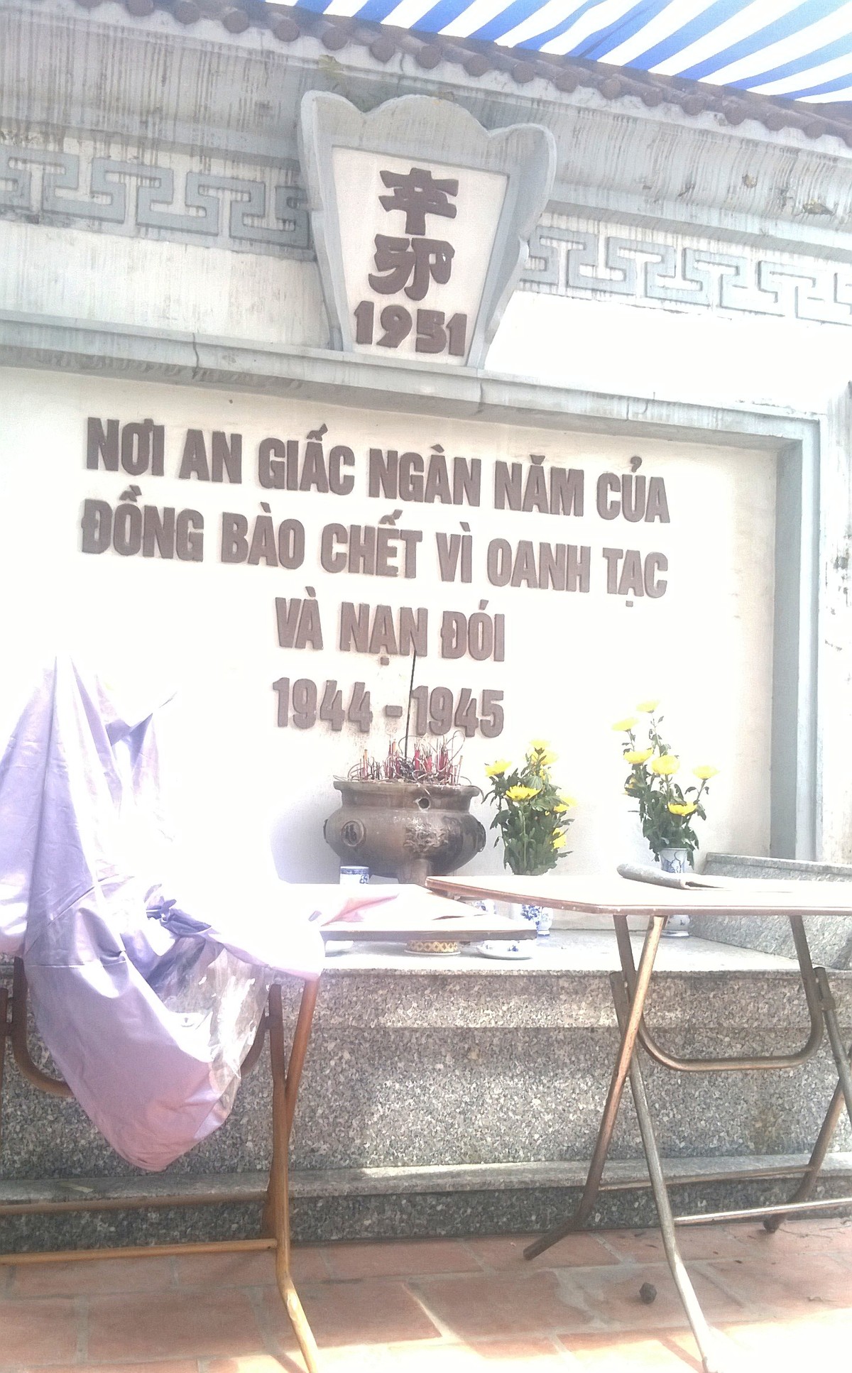 Tài liệu của Viện sử học Việt Nam cho thấy, năm 1945, miền Bắc nước ta có hơn 2 triệu người chết đói. Nhiều địa phương như Hải Phòng, Thái Bình, Hải Dương, Thanh Hóa, Ninh Bình, Nam Định…xuất hiện nhiều hố chôn tập thể như mả Quán, mả Đói, gò Ma. Tuy nhiên, hố chôn tập thể lớn nhất vẫn ở nghĩa trang Hợp Thiên.