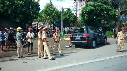 Vào lúc 7h00 ngày 2/9/2014, tại Km25+52,4, trên quốc lộ 5 thuộc địa phận thôn Phan Bôi, (xã Dị Sử, huyện Mỹ Hào, tỉnh Hưng Yên), xe ô tô khách biển số 53S-5326 do Nguyễn Xuân Tỉnh, SN 1977 trú tại thị trấn Trường Sơn (huyện An Lão, TP Hải Phòng) điều khiển chở khách chiều Hải Phòng-Hà Nội, đến địa điểm trên đã lao qua dải phân cách cứng sang chiều Hà Nội- Hải Phòng đâm vào xe ô tô BKS 80A-012.59.