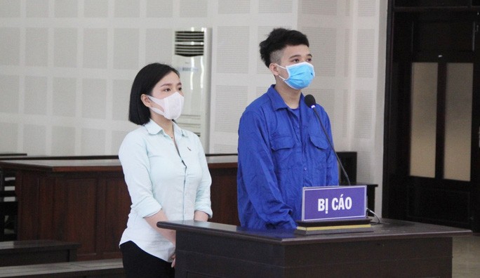 Ngày 26/9, TAND TP Đà Nẵng tuyên phạt Trương Thị Kiều Trang (tức Trang "Tây" 22 tuổi) và Nguyễn Công Được (19 tuổi, cùng quê Quảng Trị) cùng mức án chung thân về tội Mua bán trái phép chất ma túy.