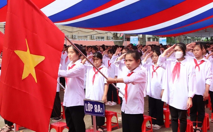  Bắc Ninh: Tại phiên họp thường kỳ tháng 10 mới đây, UBND tỉnh Bắc Ninh đã thống nhất chọn phương án hỗ trợ học phí cho trẻ mầm non, học sinh phổ thông trên địa bàn tỉnh năm học 2022 – 2023 với tổng số tiền hơn 193 tỷ đồng, hỗ trợ cả năm học. Đây là địa phương thứ 8 trên cả nước thực hiện miễn học phí cho học sinh năm học 2022 – 2023. 