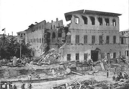 Chiến tranh Anglo-Zanzibar năm 1896 được coi là cuộc chiến ngắn nhất lịch sử nhân loại, chỉ diễn ra trong 38 phút. Cuộc xung đột nổ ra giữa Anh và Zanzibar.