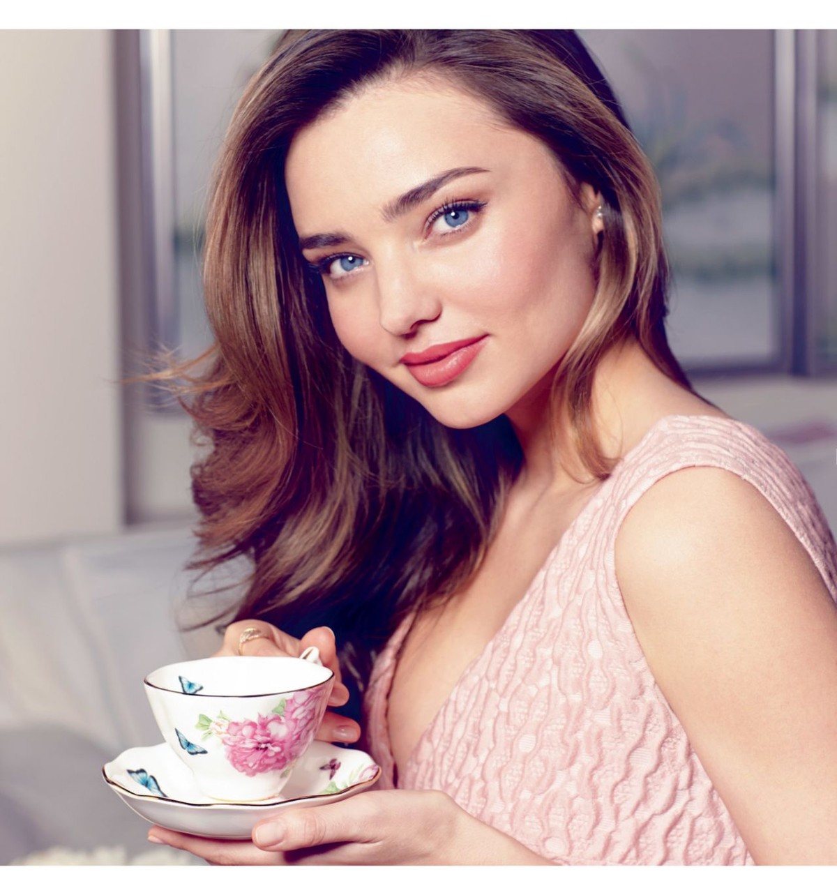 Theo chia sẻ của  Miranda Kerr, bên cạnh việc thường xuyên luyện tập, duy trì chế ăn uống dinh dưỡng nghiêm ngặt, nhiều năm nay cô thường dùng đỉa để làm đẹp. Ảnh: Celeb.