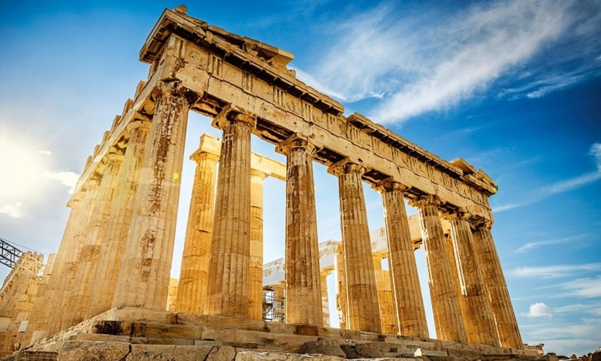 1. Đền Parthenon: được xây dựng từ thế kỷ thứ V trước công nguyên và là đại diện tiêu biểu cho sự kết thúc của Hy Lạp cổ đại cũng như nền dân chủ Athena. (Nguồn: Meci Tour)