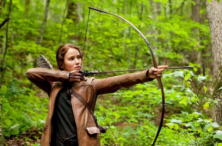 Jennifer Lawrence – Nữ anh hùng phim hành động có doanh thu cao nhất. Kể từ khi vào vai Katniss Everdeen trong phim "The Hunger Game", Jennifer Lawrence đã ghi danh mình ở Hollywood. Hai bộ phim đầu của loạt phim này đạt doanh thu hơn 1,52 tỷ USD trên toàn cầu và phim hứa hẹn sẽ mang về thêm nữa doanh thu bởi nó còn hai phần nữa. Hiện tai "Catching Fire" đang là phim hậu khải huyền có doanh thu cao nhất mọi thời đại với 854 triệu USD.