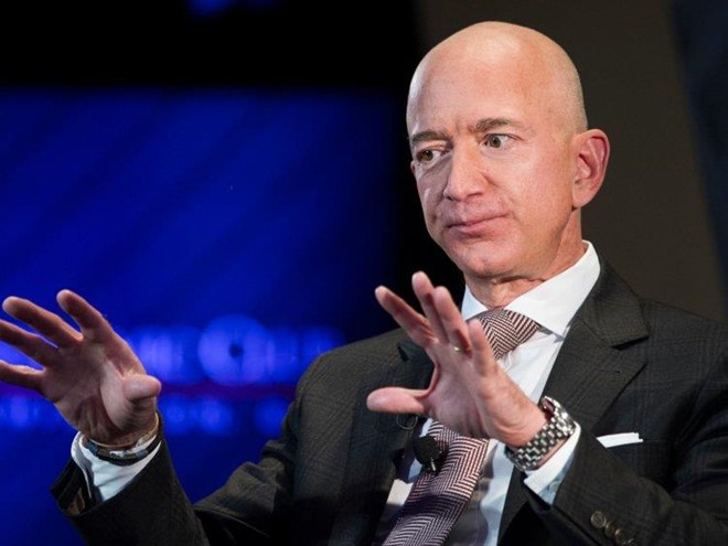  Jeff Bezos là người sáng lập đồng thời là CEO của tập đoàn thương mại điện tử khổng lồ Amazon. Với số tài sản kếch xù của mình, hiện Jeff là tỷ phú giàu có nhất thế giới. Ảnh: Business Insider.