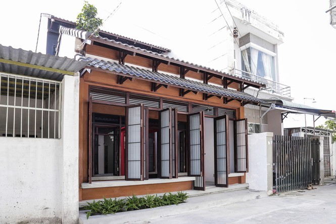  Tama house là thực chất là một homestay, chủ nhân vốn là người mê trà đạo và yêu thích văn hóa Nhật, vì thế, họ muốn xây dựng ngôi nhà theo phong cách Nhật trên khu đất có diện tích 91m2 của mình thành một điểm dừng chân lý tưởng.