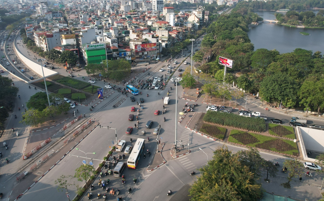  Hầm đường bộ tại nút giao thông Kim Liên -Đại Cồ Việt là hầm chui cơ giới đầu tiên tại Hà Nội có chiều dài đường hầm 644m, rộng 18,5m, chiều cao trong hầm 6,25m. Trong tổng chiều dài hầm có 140m hầm kín, hầm hở dài 405m và 99m đường dẫn.