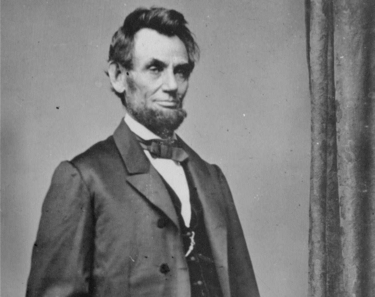 Ngày 14/4/1865, Tổng thống Abraham Lincoln đã cho thành lập lực lượng mật vụ Mỹ.