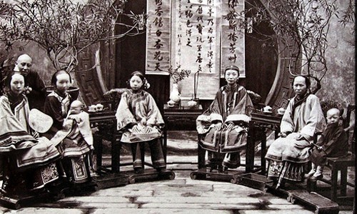 Hình ảnh một gia đình  Trung Quốc những năm 1870 - 1946.