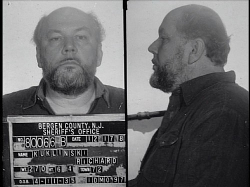 Lịch sử ghi nhận nhiều  vụ đầu độc kinh hoàng do những sát nhân máu lạnh gây ra. Richard “Iceman” Kuklinski là một trong số đó. Tên sát nhân khét tiếng này đã giết hại hàng trăm người bằng các vũ khí kinh hoàng như dùng súng, cuốc đá, nỏ hay thậm chí là khiến nạn nhân bị chuột ăn sống trong hang động.