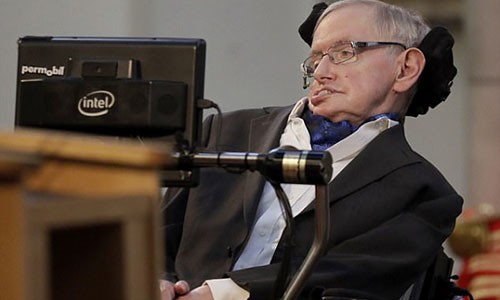 Giáo sư Stephen Hawking nổi tiếng thế giới tin rằng, quy mô dân số tăng cao và nhu cầu năng lượng ngày càng lớn sẽ dẫn đến thảm họa  con người diệt vong. Theo dự đoán của ông, thời điểm xảy ra sự việc này là năm 2600.