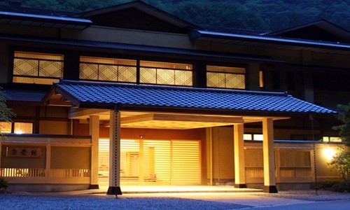 Nishiyama Onsen Keiunkan, Yamanashi, Nhật Bản: Năm 2011,  khách sạn suối nước nóng Nishiyama Onsen Keiunkan được ghi vào sách kỷ lục thế giới Guinness là khách sạn lâu đời nhất trên hành tinh. Khách sạn do 52 thế hệ trong một gia đình quản lý suốt hơn 1.300 năm từ khi mở cửa vào năm 705 đến nay. Ảnh: Nishiyama Onsen Keiunkan.