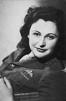 Nancy Wake là một trong những  nữ gián điệp nổi tiếng trong Chiến tranh thế giới 2. Nữ điệp viên này được binh sĩ Đức quốc xã đặt cho biệt danh là "Chuột Trắng" (The White Mouse) vì lẩn trốn hết sức tài tình trước những đợt truy lùng gắt gao của kẻ thù.