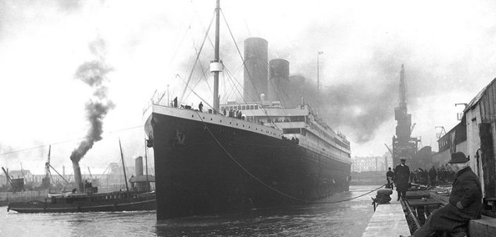 Vụ chìm tàu Titanic ngày 15/4/1912 là một trong những  sự kiện gây chấn động thế giới. Theo một số báo cáo, chỉ có 706 người trong tổng số 2.224 hành khách và thủy thủ đoàn may mắn sống sót khi con tàu chìm.