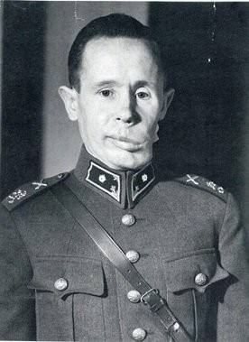 Simo Hayha (1905 - 2002) còn được biết đến với biệt danh "thần chết áo trắng" được ghi nhận là  tay súng bắn tỉa cừ khôi nhất Thế chiến 2.