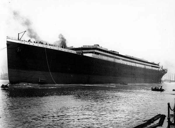 Chuyến hải hành đầu tiên của  tàu Titanic huyền thoại diễn ra vào ngày 10/4/1912. Khi ấy, tàu Titanic khởi hành từ Southampton, Anh với điểm đến là New York, Mỹ.