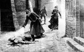 Trong khoảng thời gian từ tháng 8 - 11/1888, Jack Đồ tể (Jack the Ripper) gây ra cái chết của ít nhất 5 phụ nữ ở khu Whitechapel của London, Anh. Những  vụ án mạng do gã sát nhân hàng loạt này gây ra làm dân chúng không khỏi lo lắng, sợ hãi.