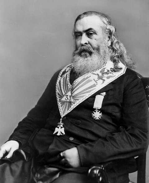 Sĩ quan cấp tướng của liên quân Hoa Kỳ Albert Pike gây chú ý khi viết  bức thư tiên tri về Chiến tranh thế giới 3 gửi cho chính trị gia Italy Giuseppe Mazzini năm 1871.