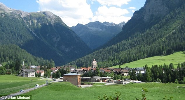 Thuộc vùng Albula, bang Graubunden, Bravuogn hay còn gọi Bergun là  ngôi làng Thụy Sĩ, một trong những địa điểm du lịch nổi tiếng nhất thế giới.