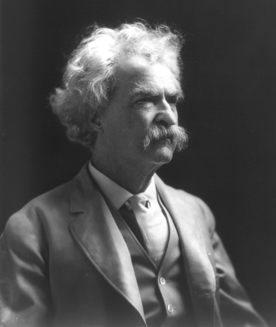 Nhà văn nổi tiếng người Mỹ Mark Twain sinh ngày 30/11/1835. Ông không thể ngờ rằng, bản thân là một trong những  trường hợp chết một cách kỳ quái nhất lịch sử.