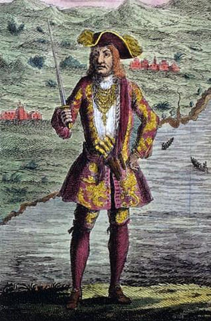  Cướp biển khét tiếng Bartholomew Roberts (1682 - 1722) còn gọi là Black Bart trở thành nỗi ám ảnh kinh hoàng đối với những người đi biển ở Caribbean.