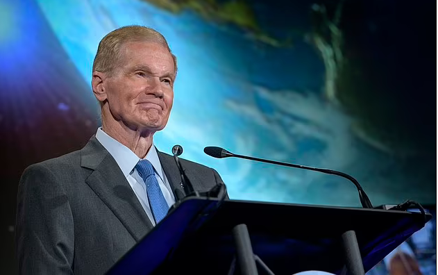 Trong cuộc phỏng vấn mới đây với CNBC, Giám đốc Cơ quan Hàng không Vũ trụ Mỹ (NASA) Bill Nelson có những chia sẻ đáng chú ý về việc tìm kiếm  sự sống ngoài hành tinh.