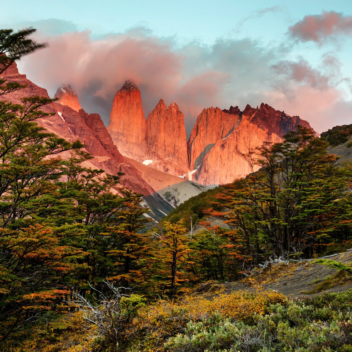 Địa điểm được xem là  nơi tận cùng của Trái đất chính là Patagonia. Đây là vùng đất trải dài diện tích trên hai nước Chile và Argentina.