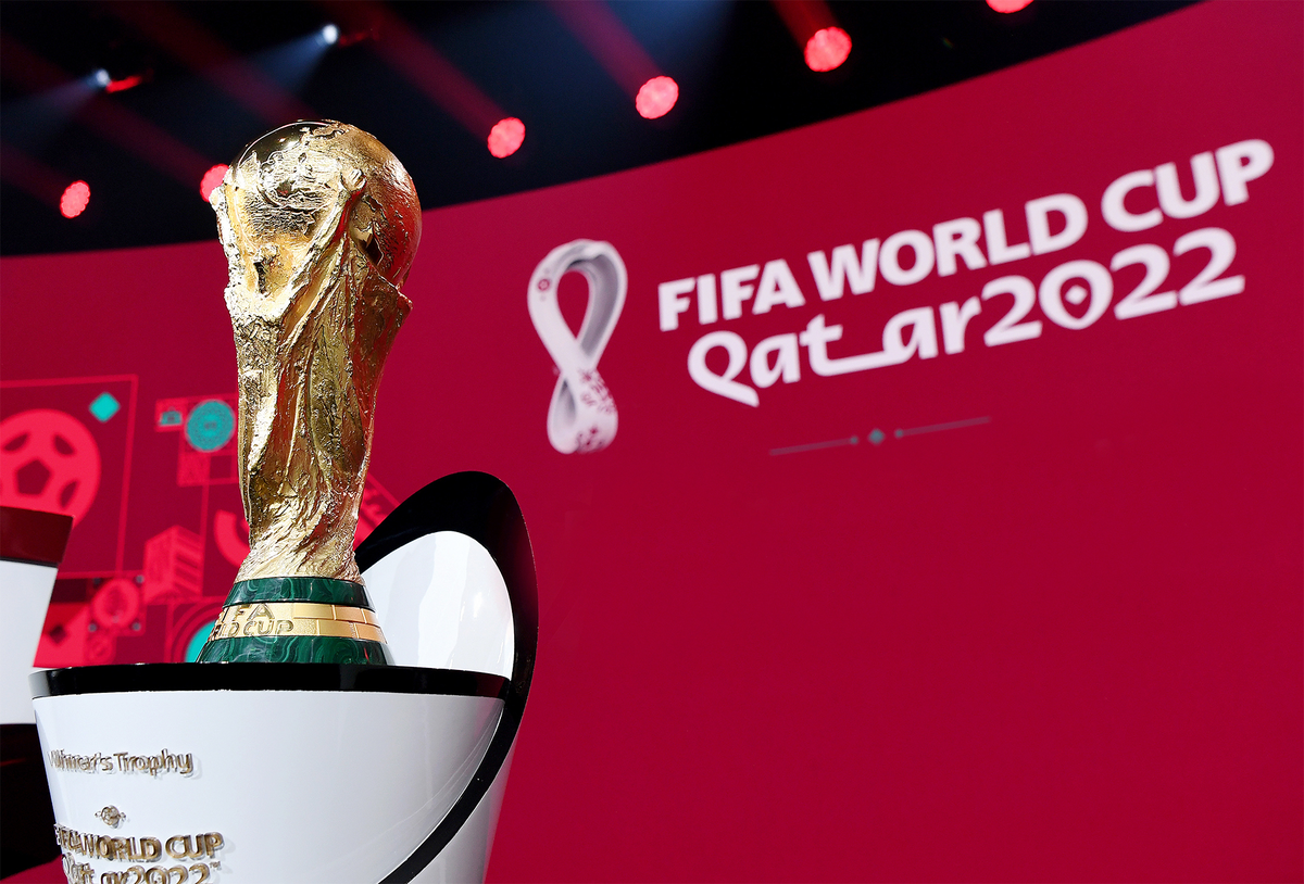 Vòng chung kết  World Cup 2022 tổ chức tại Qatar từ ngày 20/11 - 18/12. Đây là lần đầu tiên trong lịch sử một kỳ World Cup được tổ chức vào mùa Đông, thay vì diễn ra vào mùa Hè như thường lệ. Theo đó, hàng triệu người hâm mộ trái bóng tròn trên thế giới sẽ đến Qatar để theo dõi những trận bóng hấp dẫn cũng như cổ vũ cho đội bóng yêu thích.