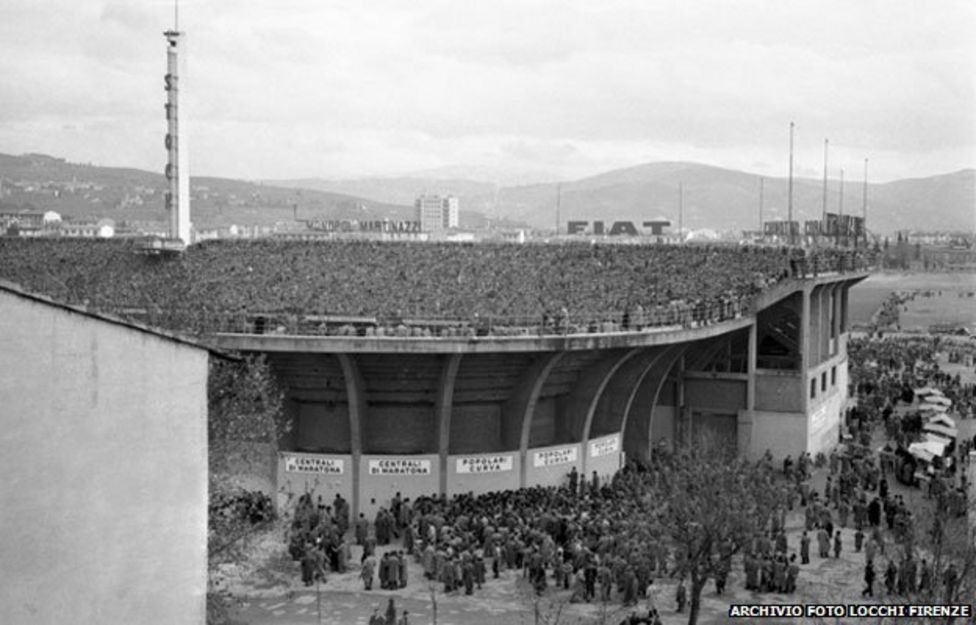 Vào ngày 27/10/1954, trận đá bóng giữa hai câu lạc bộ đá bóng ở địa phương là Fiorentina và Pistoiese diễn ra ở sân vận động Stadio Artemi Franchi, Florence, Italy. Khoảng 10.000 khán giả tới theo dõi trận đá bóng này và kinh ngạc khi nhìn thấy vật thể nghi  UFO xuất hiện.