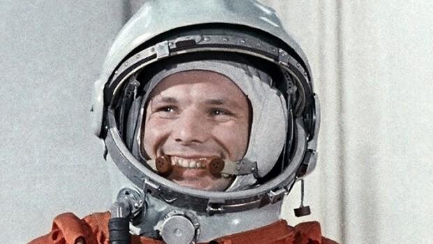 Ngày 12/4/1961 trở thành dấu mốc quan trọng trong cuộc đời  phi hành gia Yuri Gagarin huyền thoại của Liên Xô. Vào ngày hôm ấy, ông đã thực hiện chuyến bay dài 108 phút trong không gian khi tàu vũ trụ Vostok của ông hoàn thành một cuộc cách mạng quanh trái đất. Theo đó, ông trở thành người đầu tiên bay vào vũ trụ.