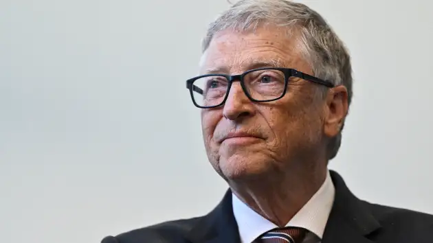 Khi tham gia hội thảo về trí tuệ nhân tạo của Goldman Sachs và SV Angel tổ chức ngày 22/5,  tỷ phú Bill Gates phát biểu, trong tương lai, công ty đứng đầu về trí tuệ nhân tạo (AI) sẽ tạo ra một trợ lý kỹ thuật số cá nhân cho mỗi công dân. Công nghệ vượt trội này sẽ thay đổi hành vi của người dùng.