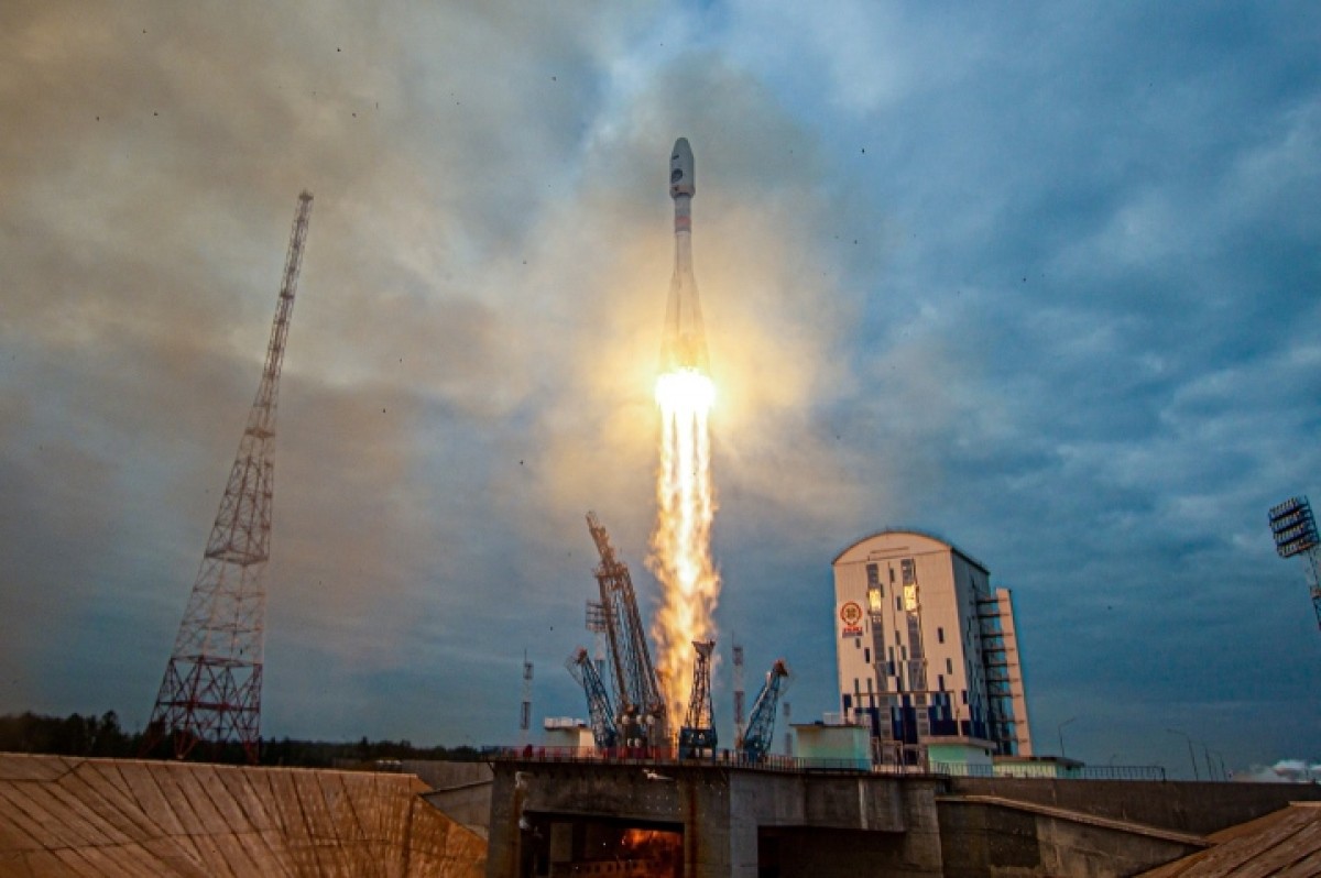 Theo Hãng tin Reuters ngày 20/8, Cơ quan vũ trụ Nga Roscosmos thông báo mất liên lạc với  tàu thăm dò Luna-25 vào 18h57 ngày 19/8 theo giờ Hà Nội khi tàu gặp trục trặc trong lúc tiến vào quỹ đạo trước khi hạ cánh. Sau đó, Roscosmos xác nhận Luna-25 đã đâm xuống bề mặt Mặt trăng sau khi bị mất kiểm soát.