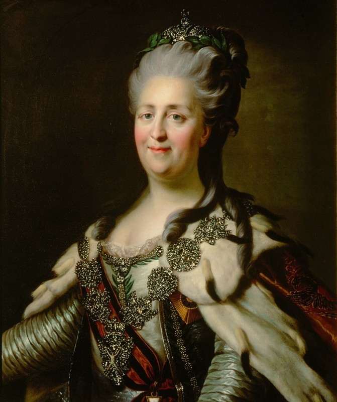  Catherine Đại đế (1729 - 1796) tên thật là Sophie Friederike Auguste von Anhalt - Zerbst Dornburg. Bà là con gái của Vương công xứ Stettin của nước Phổ (nay là thành phố Szczecin ở Ba Lan).