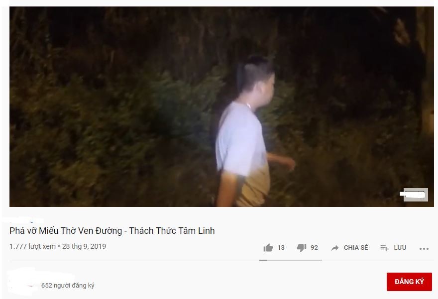 Mới đây,  Youtuber Việt có tên C.T đã đang tải clip với nội dung " Phá vỡ Miếu Thờ Ven Đường - Thách Thức Tâm Linh". Điều này đã khiến CĐM hết sức phẫn nỗ bởi sự thiếu đạo đức và cách câu view quá phản cảm của YouTuber này.