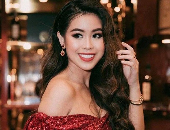 Mới đây, trên trang Instagram cá nhân,  rich kid Tiên Nguyễn vui mừng thông báo sau thời gian ngắn điều trị cách ly tại Việt Nam, cô đã có kết quả âm tính với Covid-19.