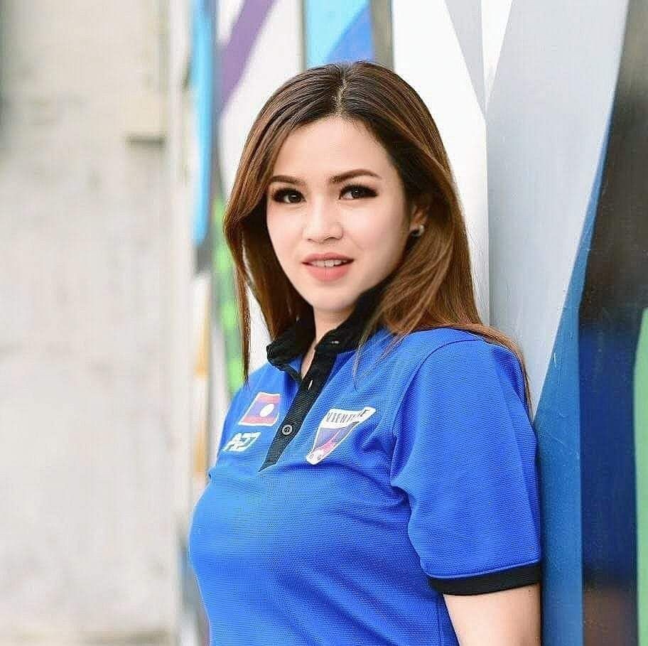 "Madame Bo" Pichika Bunbung là  chủ tịch của CLB Vientiane đang thi đấu tại Lao League. Cô được chú ý bởi tình yêu cháy bỏng với bóng đá cùng ngoại hình vô cùng xinh đẹp.