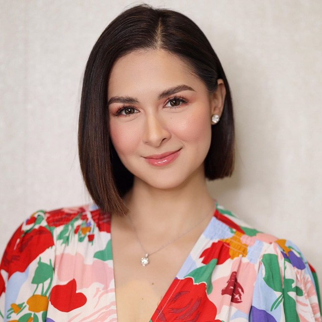 " Mỹ nhân đẹp nhất Philippines" Marian Rivera hiện vẫn là một trong những bà mẹ hot nhất châu Á. Vì đã trở thành mẹ 2 con nên phong cách của mỹ nhân này cũng trở nên kín đáo hơn.