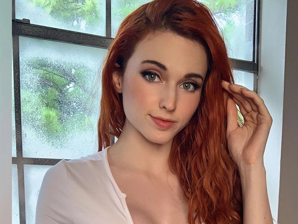 Kaitlyn ‘Amouranth’ Siragusa là một trong những streamer hot nhất trên thế giới hiện tại với lượng người theo dõi trên Twich cũng như Instagram đông đảo.