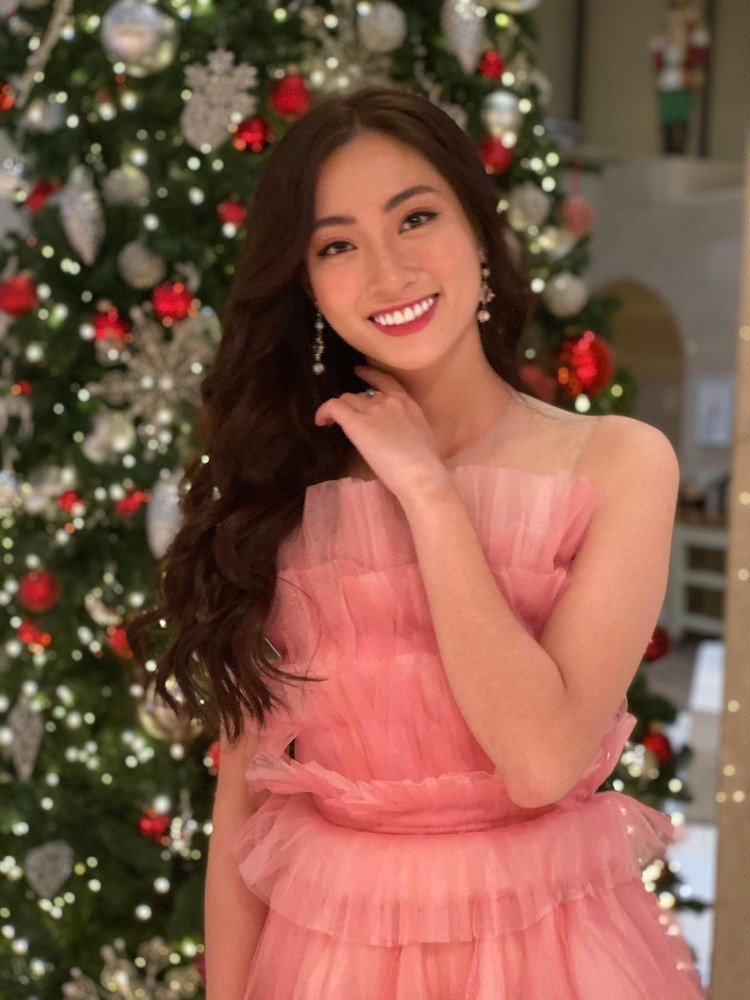 Hoa hậu  Lương Thùy Linh đã chính thức tới London nhập cuộc với cuộc thi Miss World 2019.