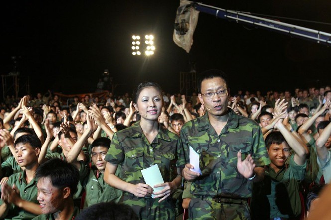 MC Lại Văn Sâm là người mở đầu cho chương trình “Chúng tôi là chiến sĩ” ra mắt khán giả vào tháng 9/2006, nhân dịp kỷ niệm 36 năm thành lập Đài truyền hình Việt Nam. Nam MC kỳ cựu khi đó có biệt danh “Binh nhì”, dẫn sóng cùng “Đại tá” MC Hoàng Linh.