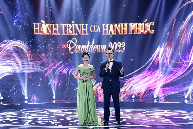 22h ngày 31/12/2022 trên sóng VTV1 sẽ diễn ra chương trình nghệ thuật đếm ngược Countdown 2023 - chương trình đặc biệt đón chào  năm mới 2023 với chủ đề “Hành trình của hạnh phúc” tại 2 điểm cầu Hà Nội và Phú Quốc. Chương trình với sự góp mặt của nhiều nghệ sĩ nổi tiếng của Việt Nam cùng 5 MC dẫn dắt là: Đức Bảo, Thùy Linh, Danh Tùng, Mỹ Lan và MC Sơn Lâm.