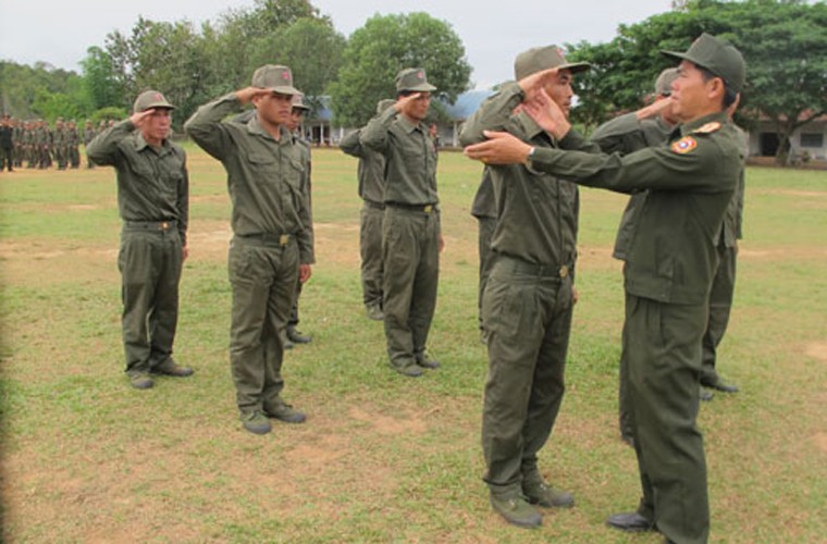 Tại khu vực Đông Nam Á,  Quân đội Nhân dân Lào là đội quân có tổ chức, quy mô nhỏ với quân số thường trực chỉ là 130.000 người gồm cả lực lượng không quân và thủy quân. Ảnh: QĐND