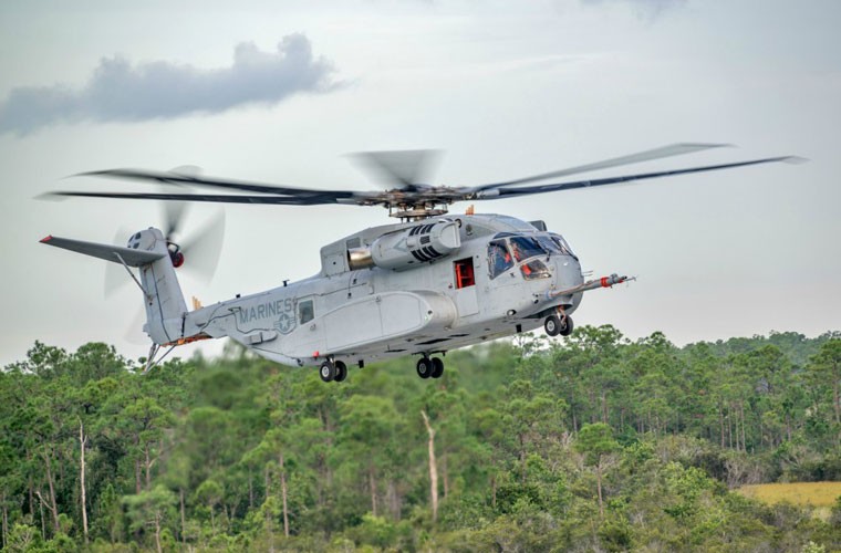 Hôm 27/10,  trực thăng vận tải CH-53K King Stallion do hãng Sikorsky Aircraft chế tạo đã cất cánh thành công lần đầu tiên. Đây được xem là loại trực thăng vận tải lớn nhất, nặng nhất của Quân đội Mỹ hiện nay.