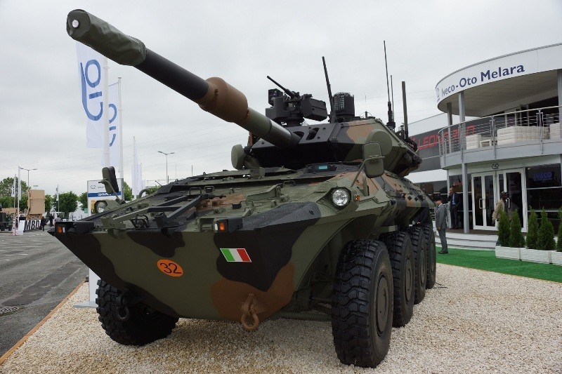 Trong khuôn khổ triển lãm quốc phòng Eurosatory 2016 vừa kết thúc ở Paris, Pháp, liên doanh Iveco Fiat - Oto Melara (CIO) đã giới thiệu phiên bản mới của dòng  xe tăng bánh lốp Centauro - định danh là Centauro II. Loại xe tăng này theo phân loại của CIO nó còn được coi là pháo tự hành chống tăng, tuy nhiên người Nga vẫn thích gọi nó là xe tăng bánh lốp hơn.