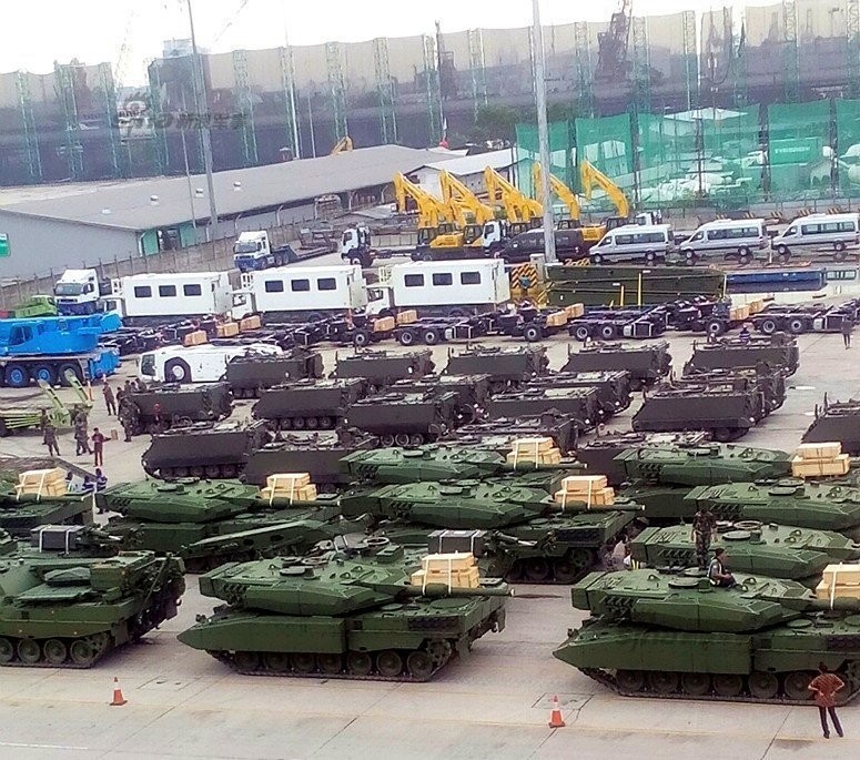 Theo truyền thông Indonesia, hôm 29/8 quân đội nước này đã nhận thêm 16  xe tăng Leopard 2RI cùng một số xe chiến đấu bộ binh Mader 1A3 và xe bọc thép cứu kéo từ Đức tại một cảng biển của nước này.