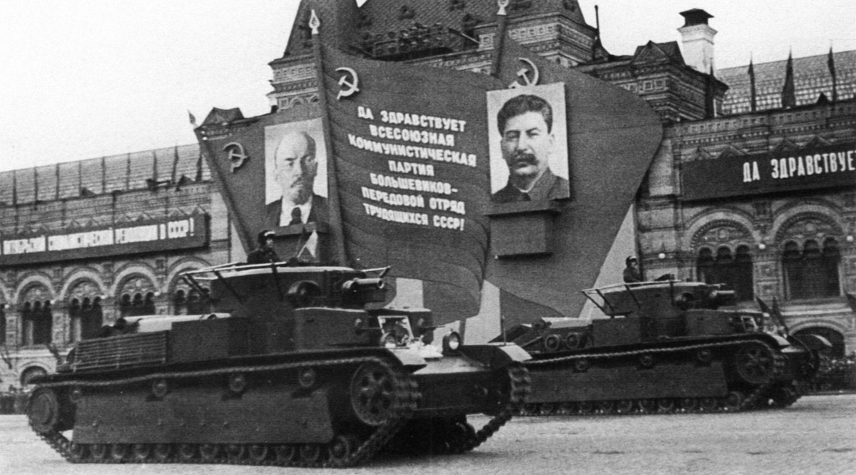 Được sản xuất tại nhà máy Kirov ở Leningrad từ năm 1932, T-28 là một trong những chiếc xe tăng đa tháp pháo đầu tiên của Liên Xô và nó cũng được xem là một trong những xe tăng hạng trung đầu tiên trên thế giới.