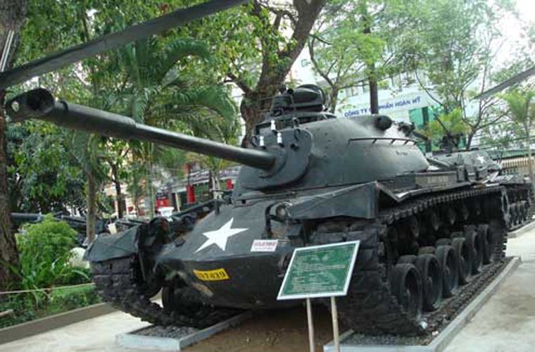 M48 Patton là loại xe tăng hạng trung do Mỹ thiết kế và chế tạo. Nó là một trong những loại tăng được sử dụng nhiều nhất trong lục quân các nước NATO. Trong chiến tranh Việt Nam M48 là loại tăng hiện đại nhất phía bên kia chiến tuyến.